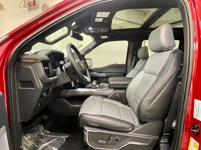 2023 Ford F-150 Lightning LARIAT®