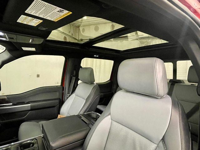 2023 Ford F-150 Lightning LARIAT®