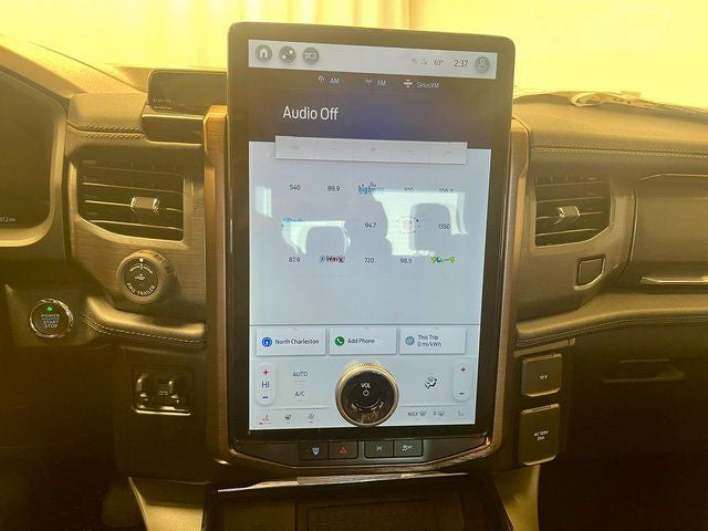 2023 Ford F-150 Lightning LARIAT®