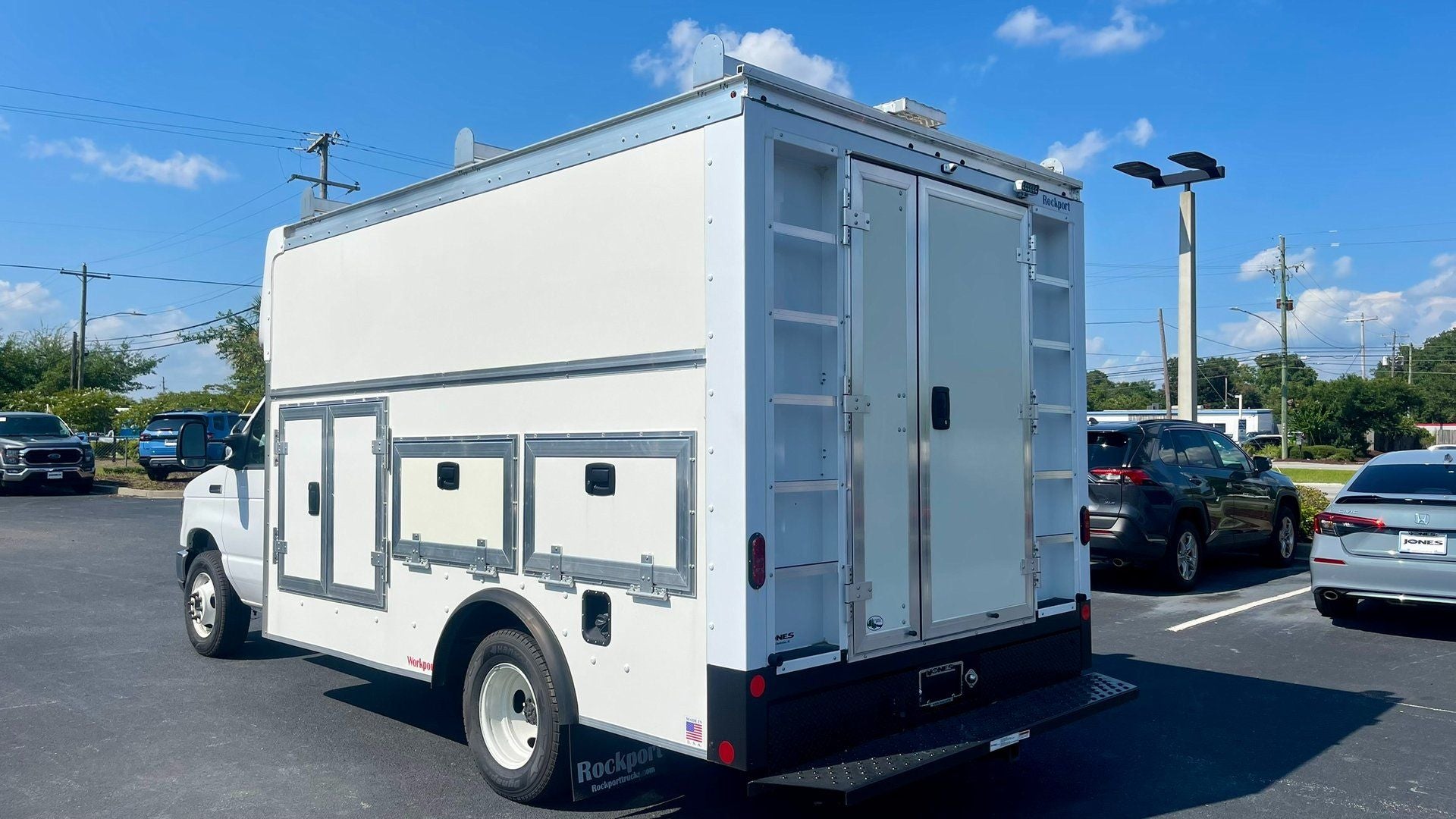 2024 Ford E-350SD E-350 SRW