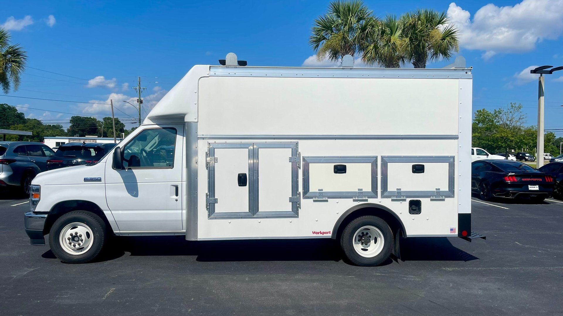 2024 Ford E-350SD E-350 SRW