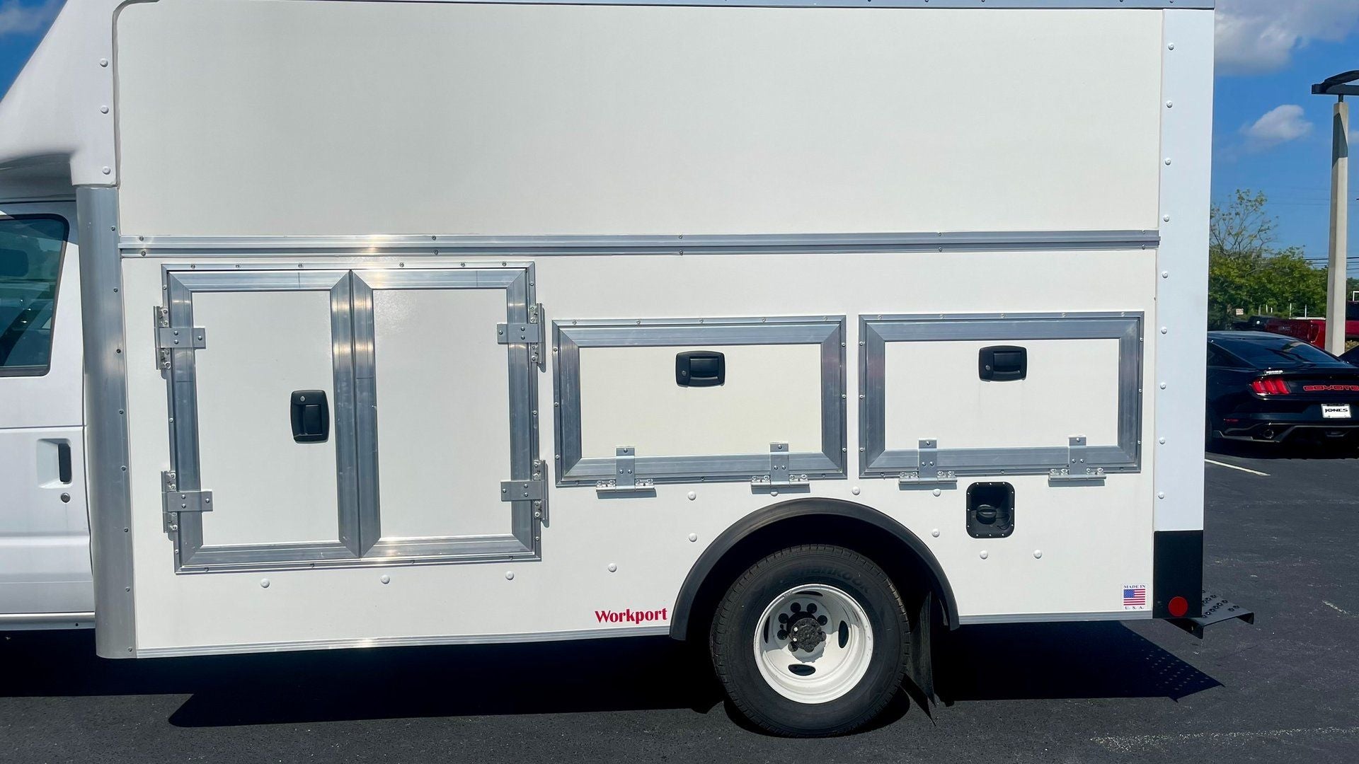 2024 Ford E-350SD E-350 SRW