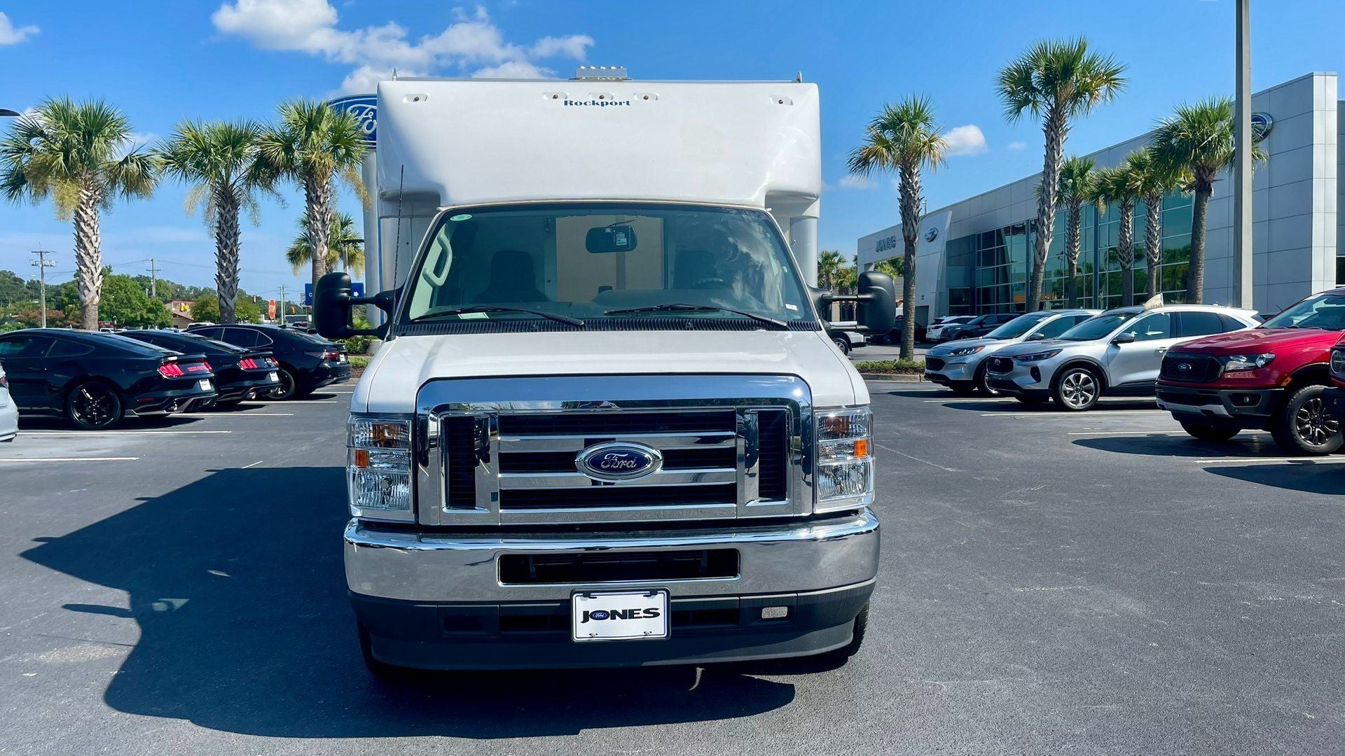 2024 Ford E-350SD E-350 SRW