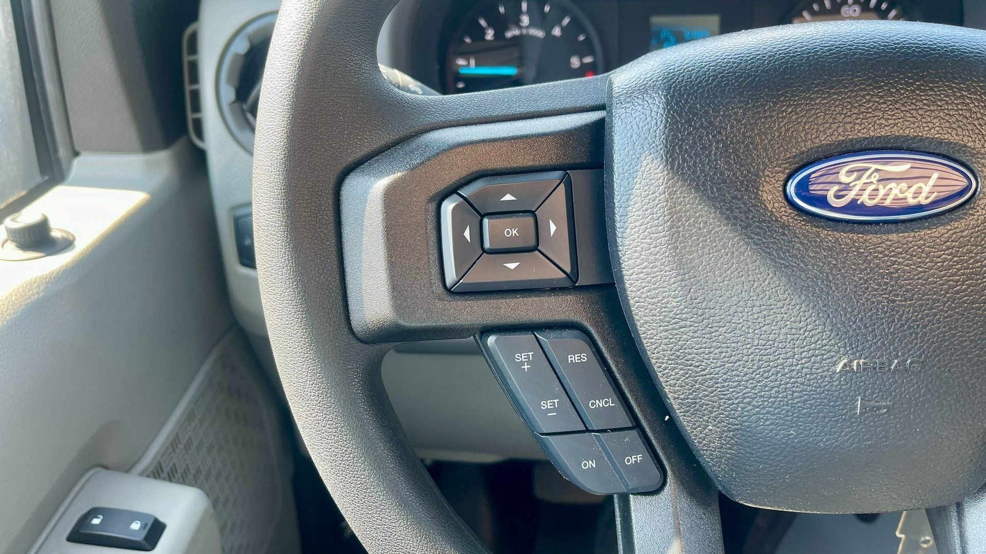 2024 Ford E-350SD E-350 SRW