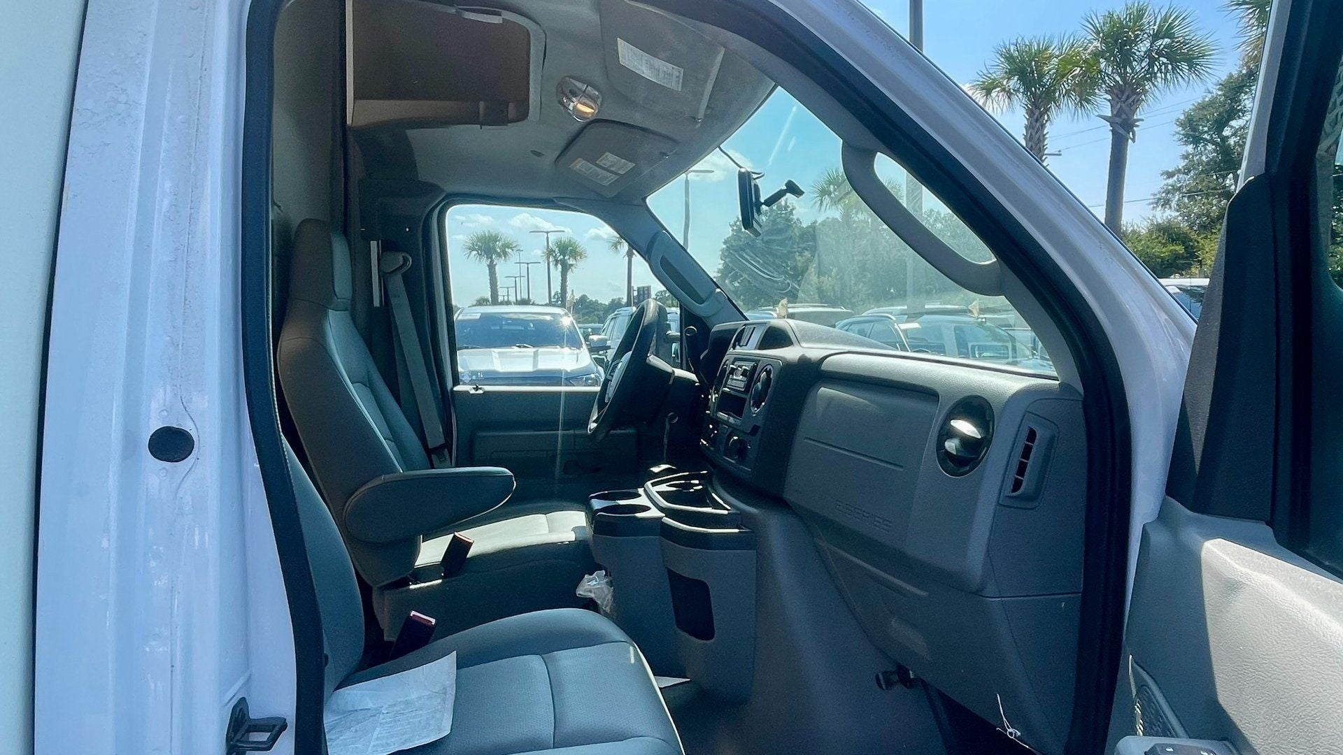 2024 Ford E-350SD E-350 SRW