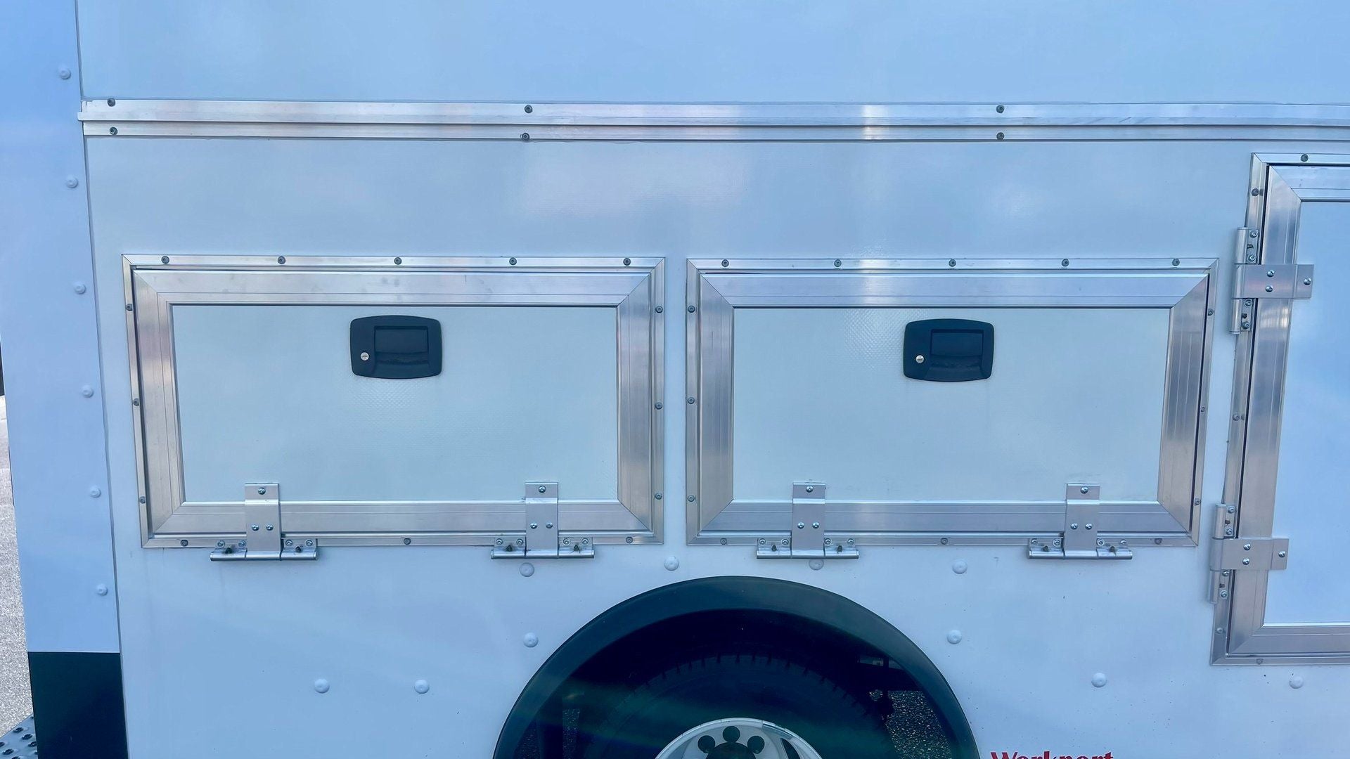 2024 Ford E-350SD E-350 SRW