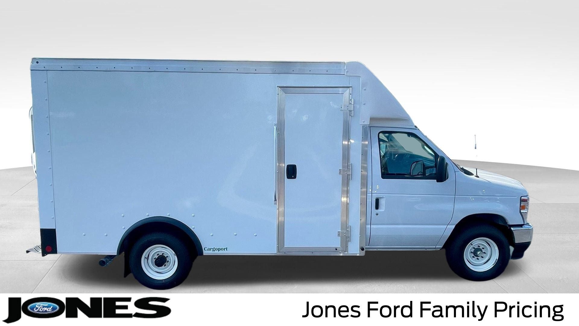 2025 Ford E-350SD E-350 SRW