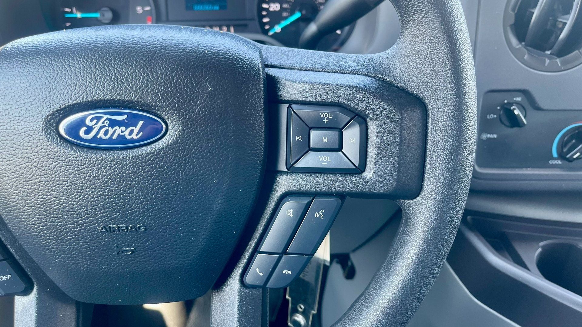 2025 Ford E-350SD E-350 SRW