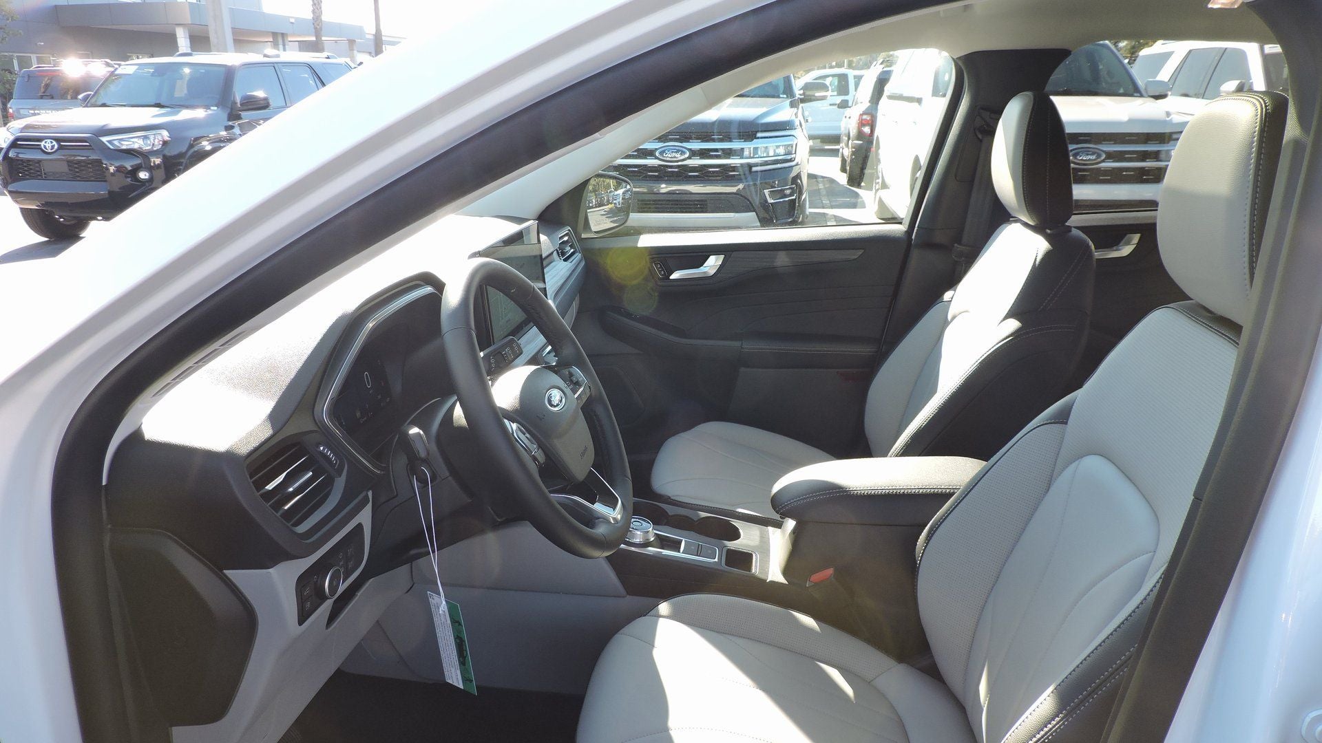 2026 Ford Escape Hybrid Platinum™