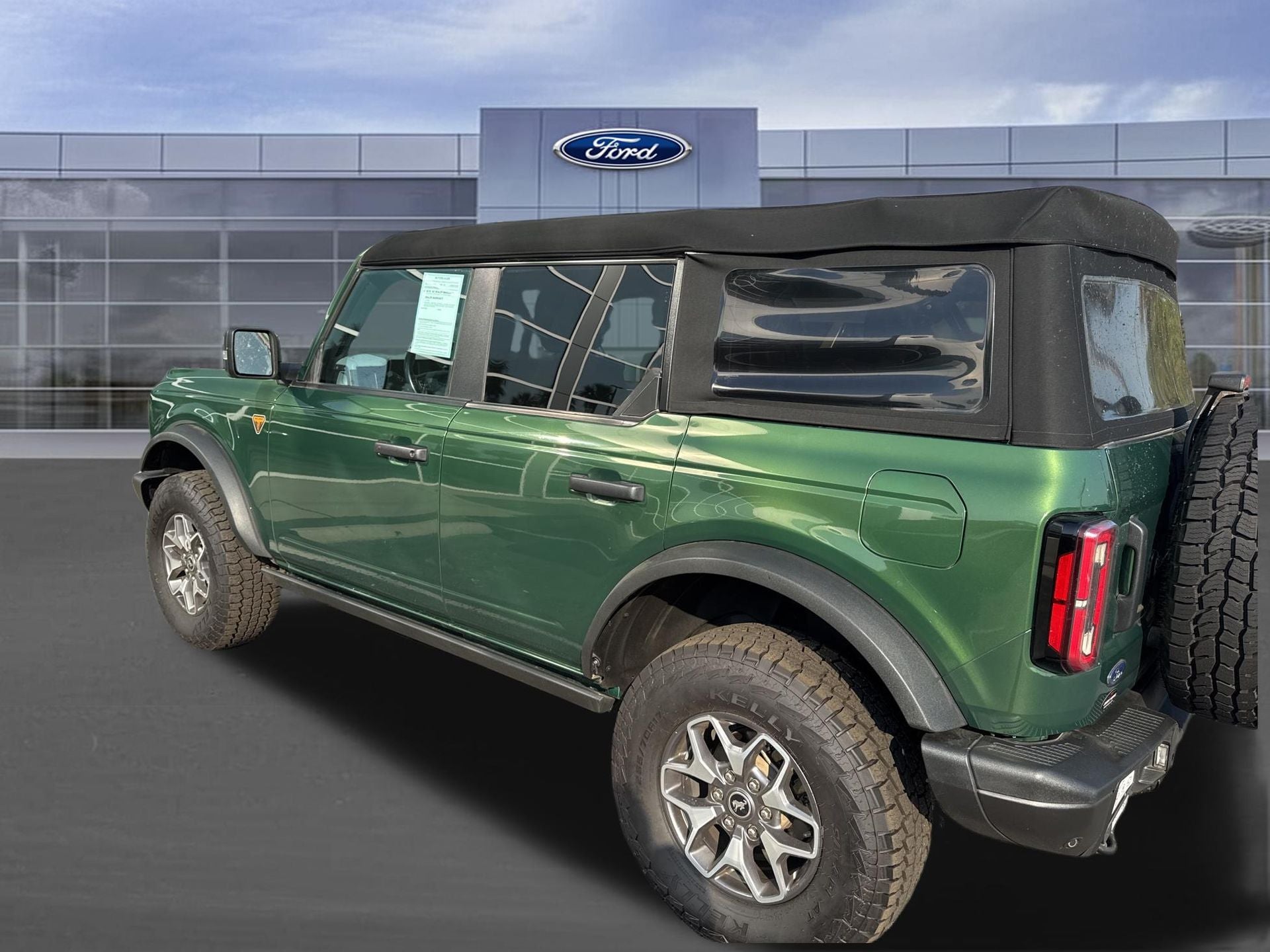 2023 Ford Bronco Badlands