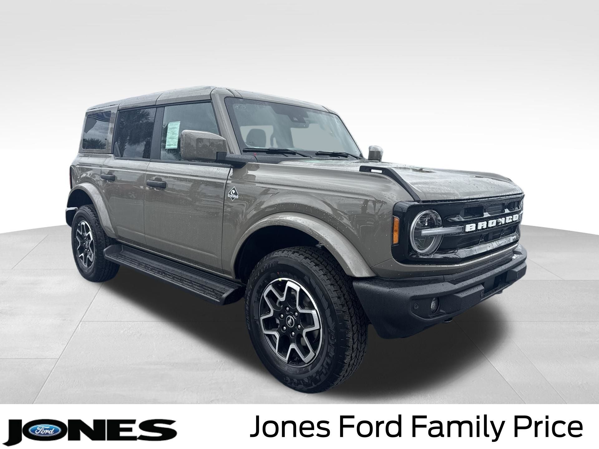 2026 Ford Bronco Outer Banks®