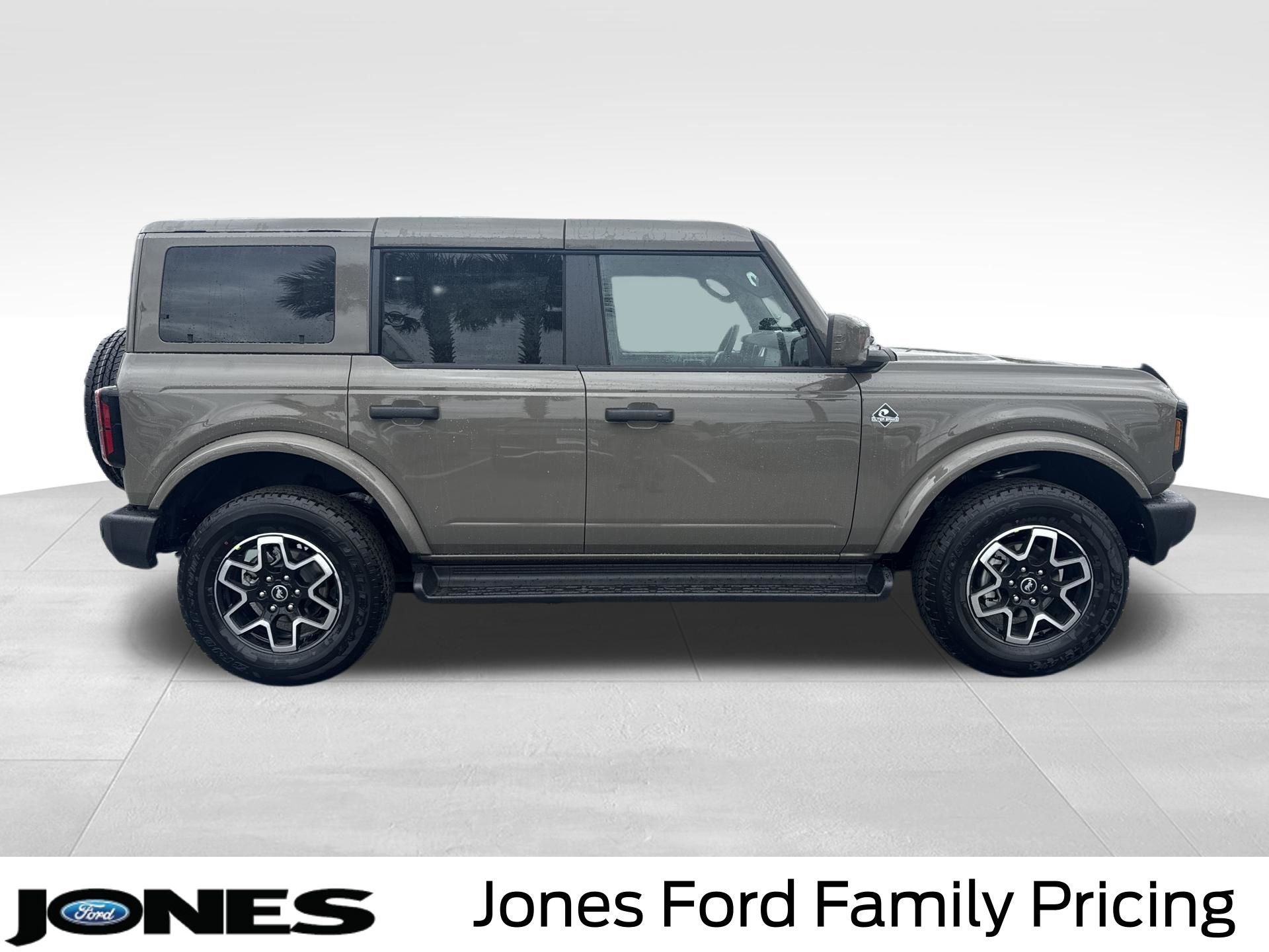 2026 Ford Bronco Outer Banks®