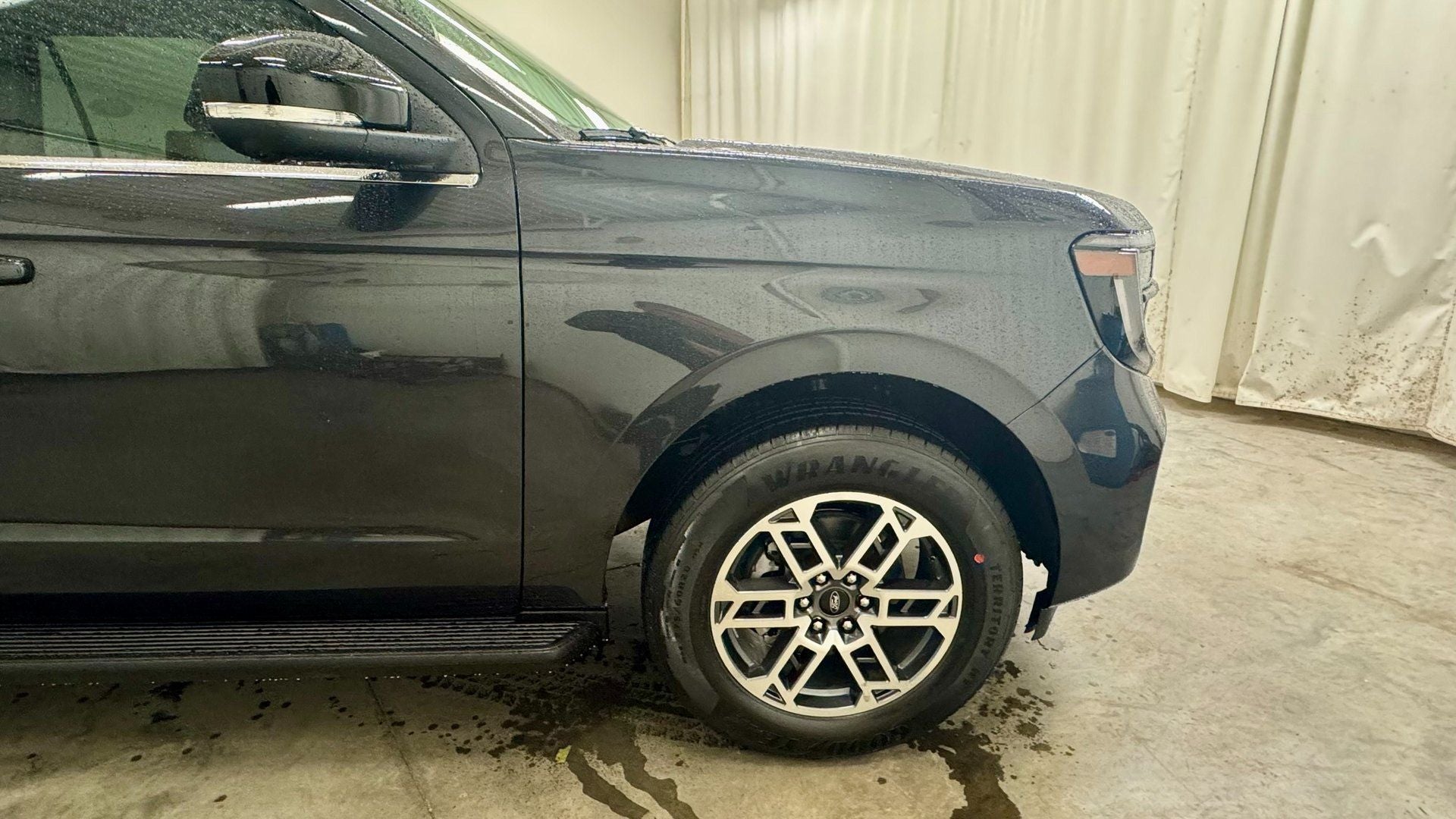 2025 Ford Expedition Max Active MAX