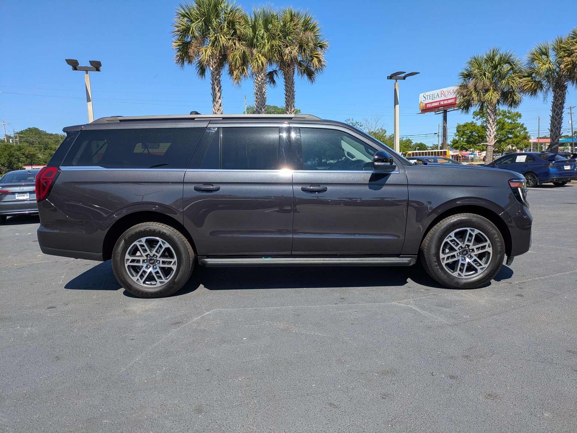 2025 Ford Expedition Max Active MAX