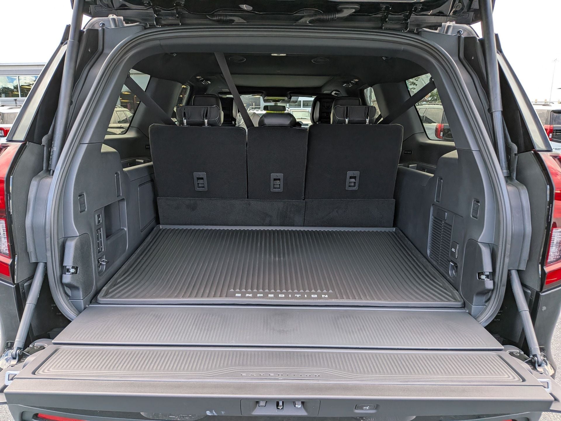 2027 Ford Expedition Max MAX Platinum