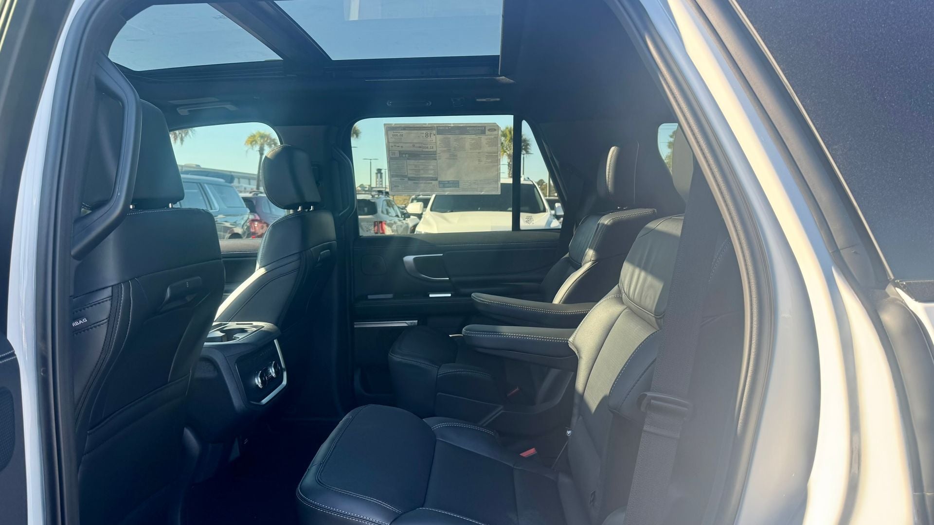 2025 Ford Expedition Platinum®