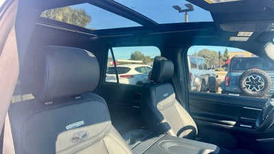 2025 Ford Expedition Platinum®
