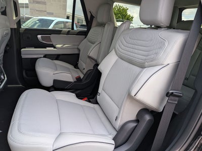 2026 Ford Expedition Platinum®