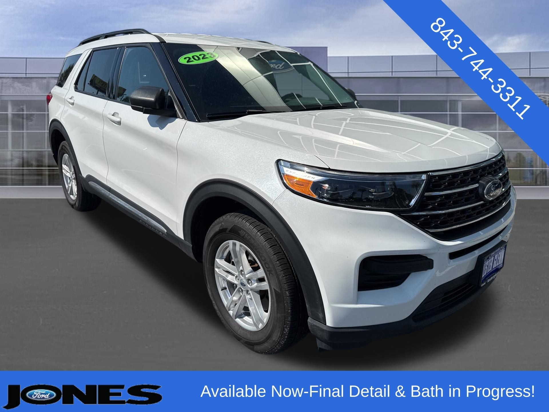 2023 Ford Explorer XLT 4WD's photo