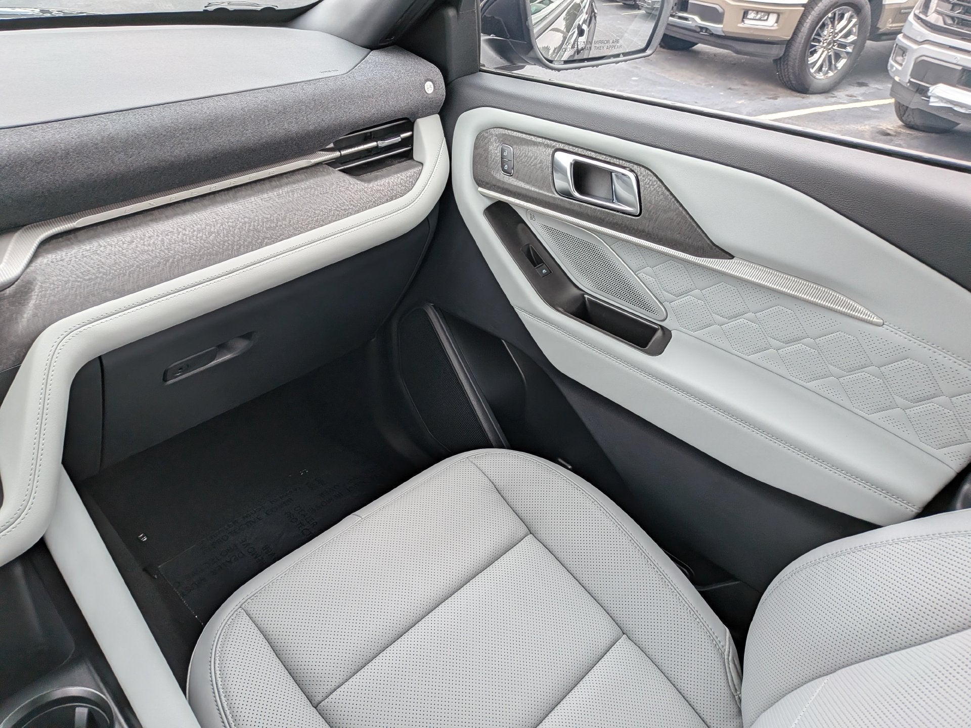 2027 Ford Explorer Platinum™