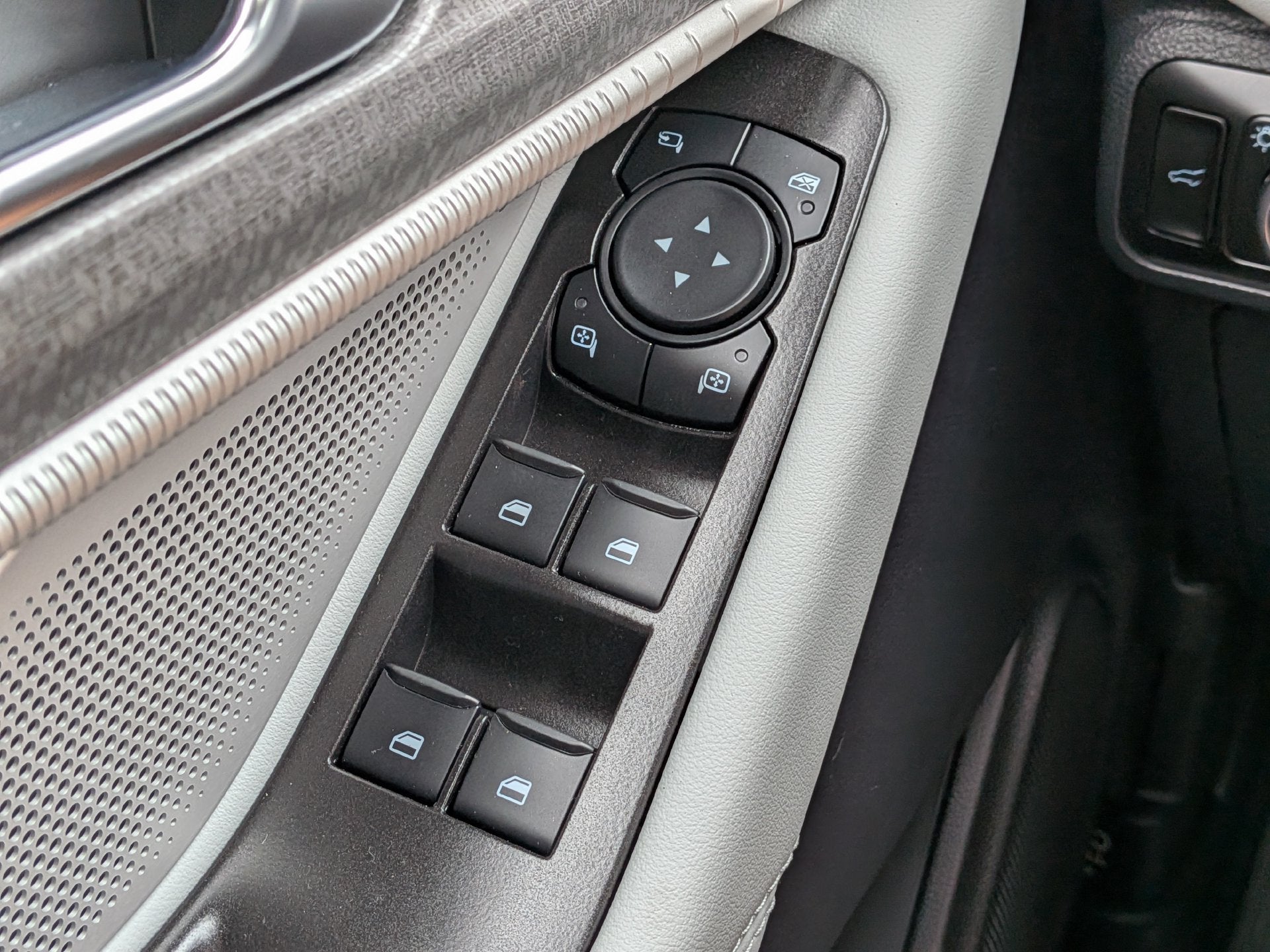 2027 Ford Explorer Platinum™