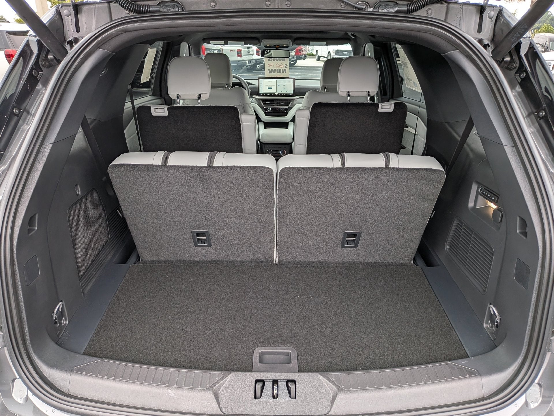 2027 Ford Explorer Platinum™