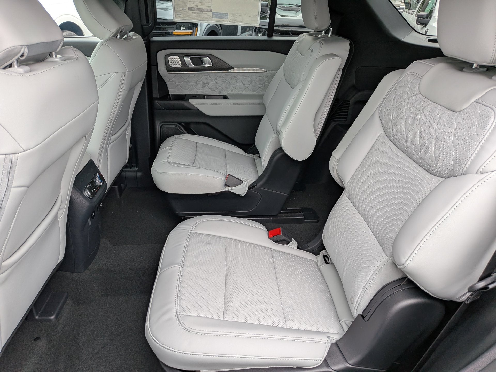2027 Ford Explorer Platinum™