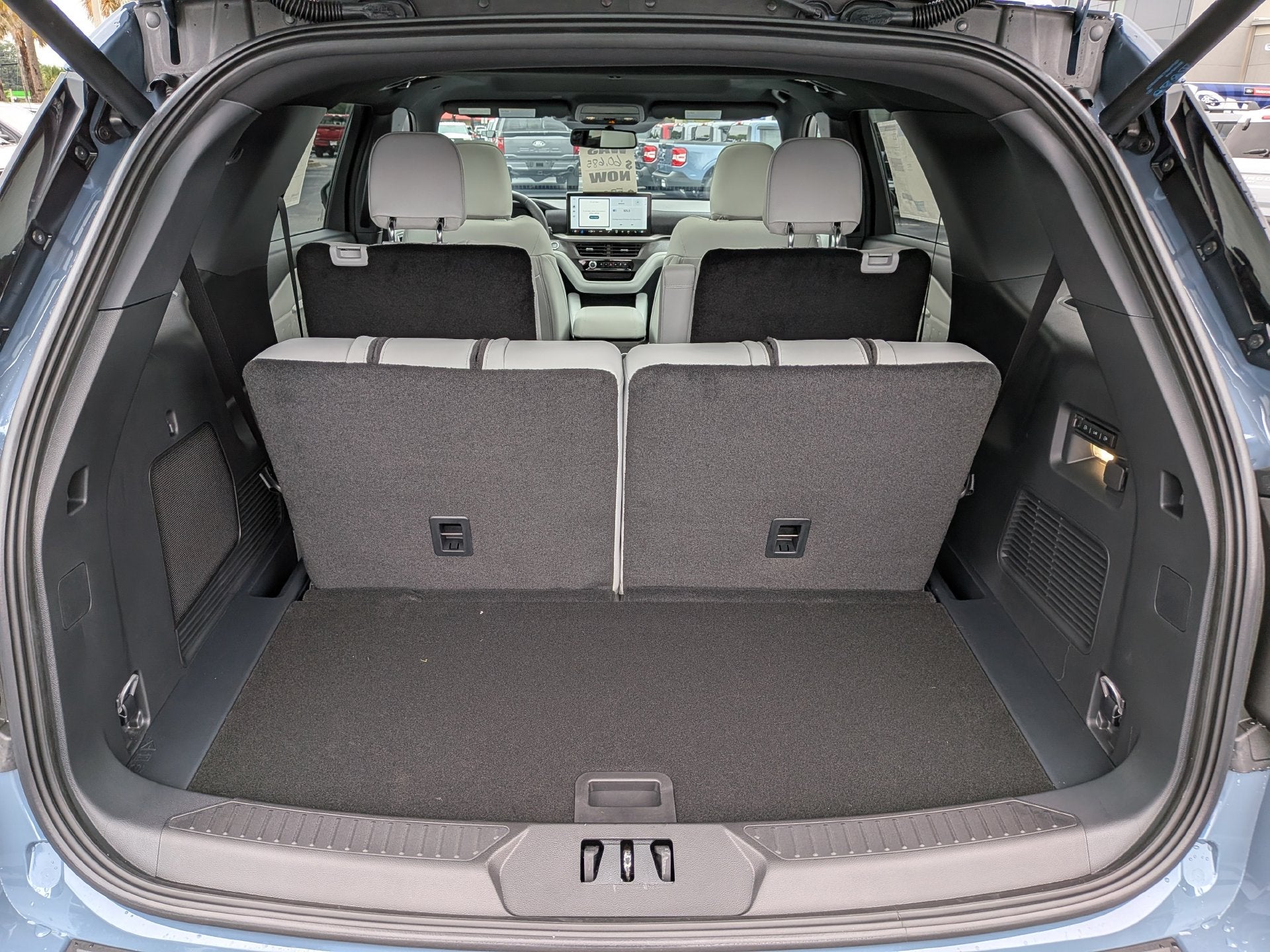 2027 Ford Explorer Platinum™