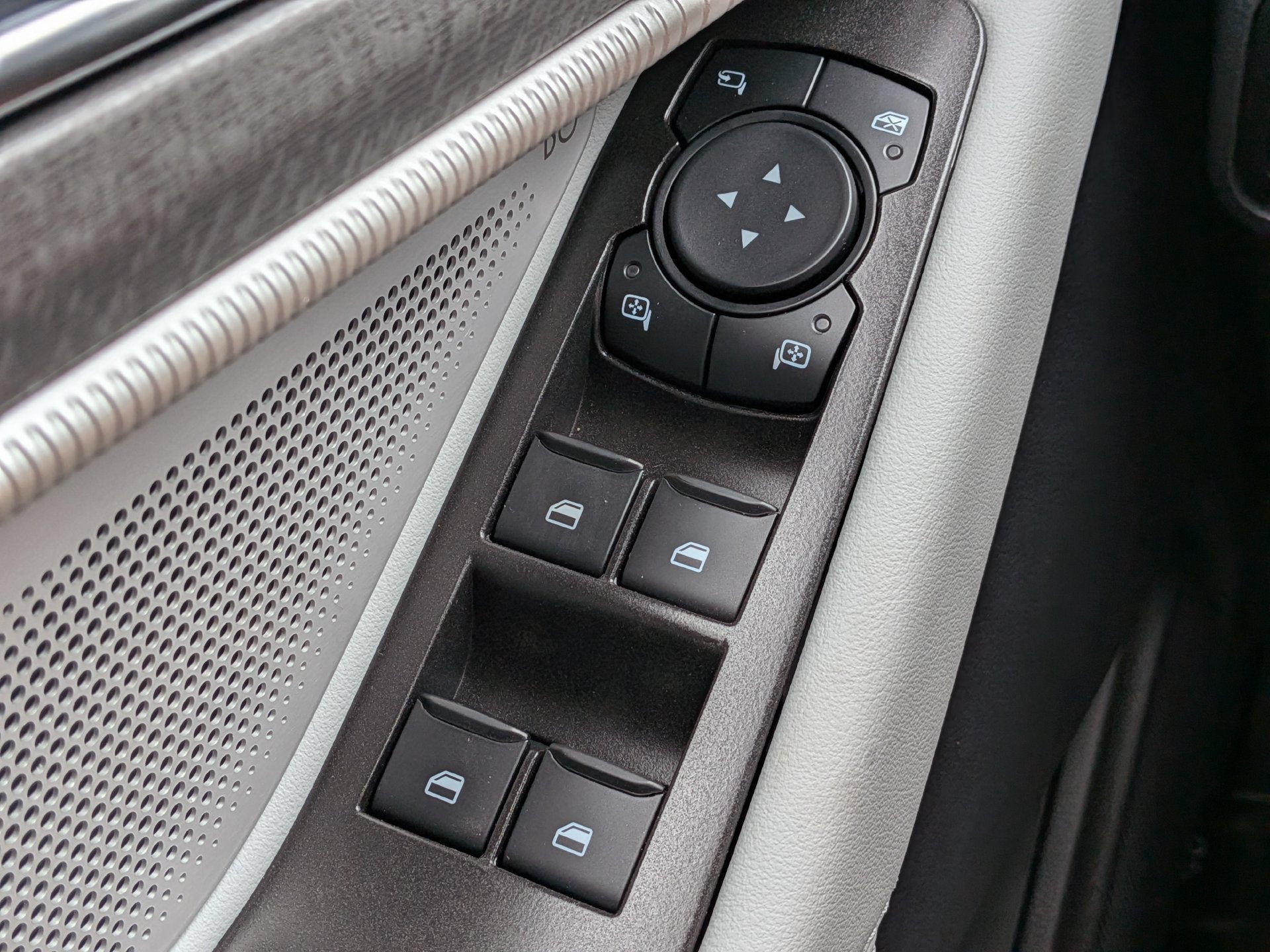 2027 Ford Explorer Platinum™