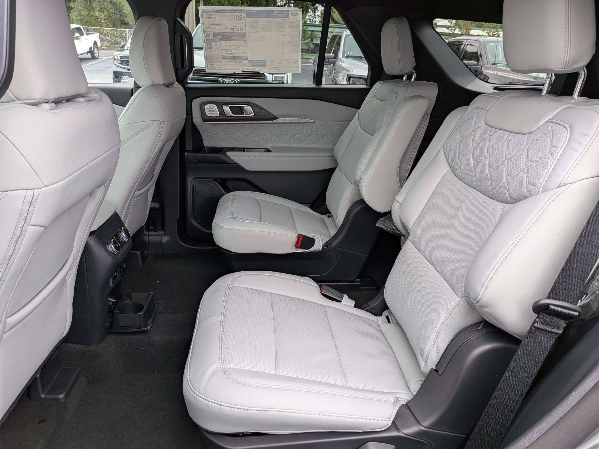 2027 Ford Explorer Platinum™