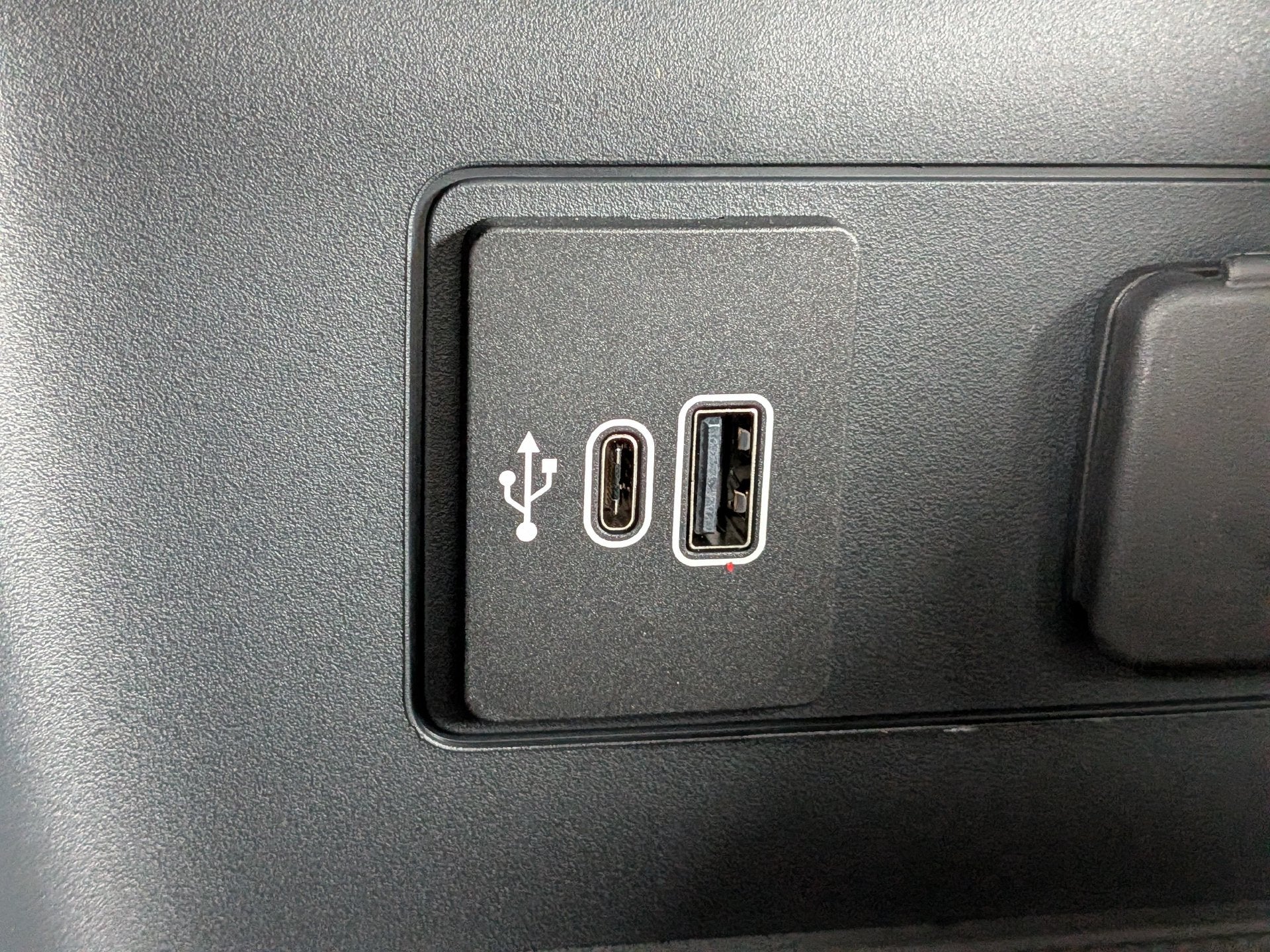 2027 Ford Explorer Platinum™