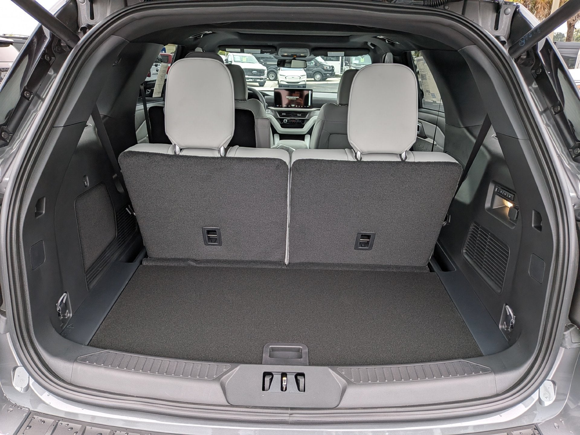 2027 Ford Explorer Platinum™