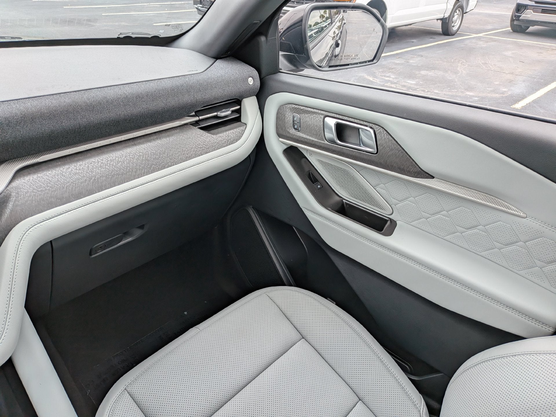 2027 Ford Explorer Platinum™