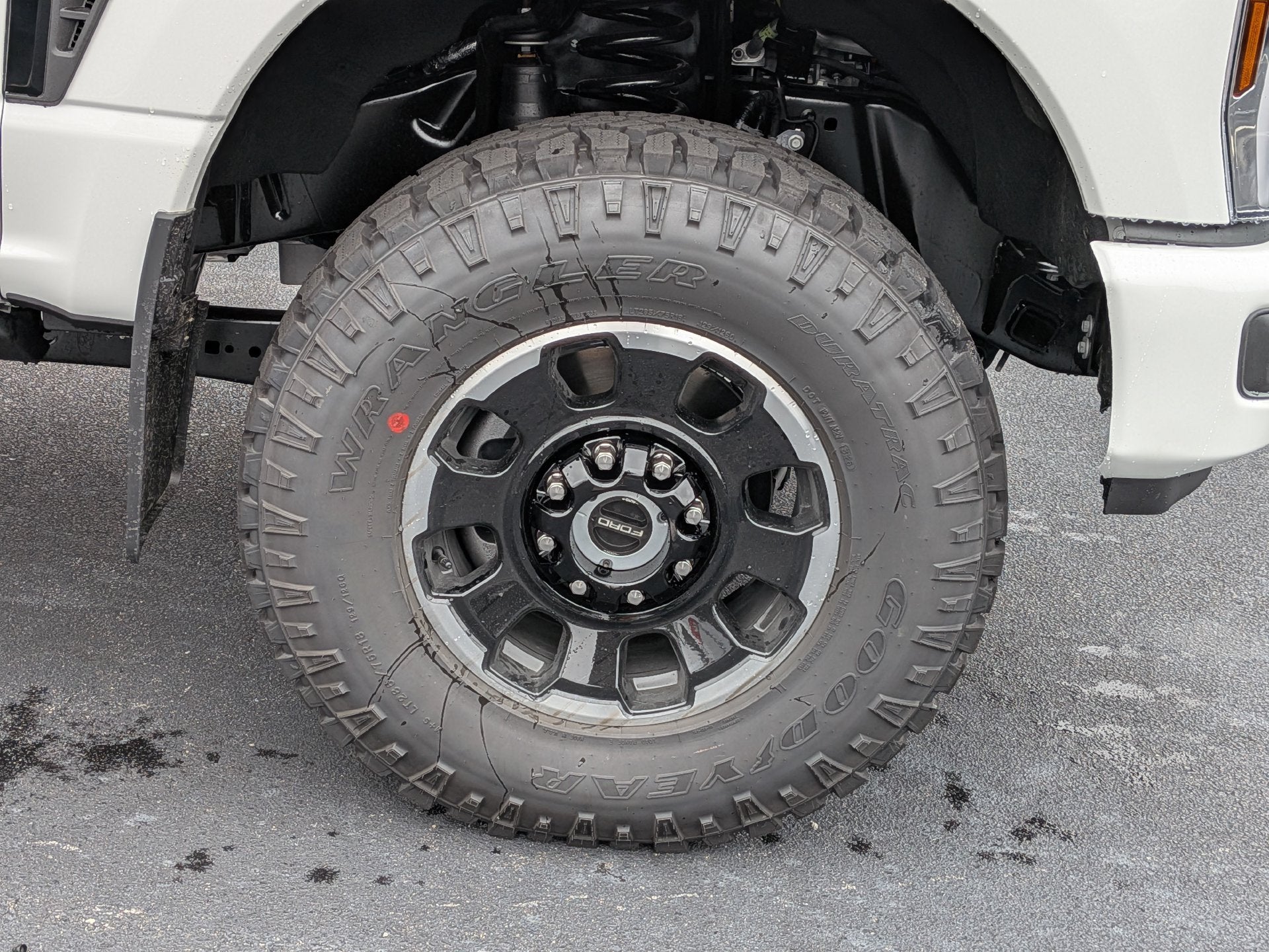 2027 Ford F-250 F-250® Lariat®