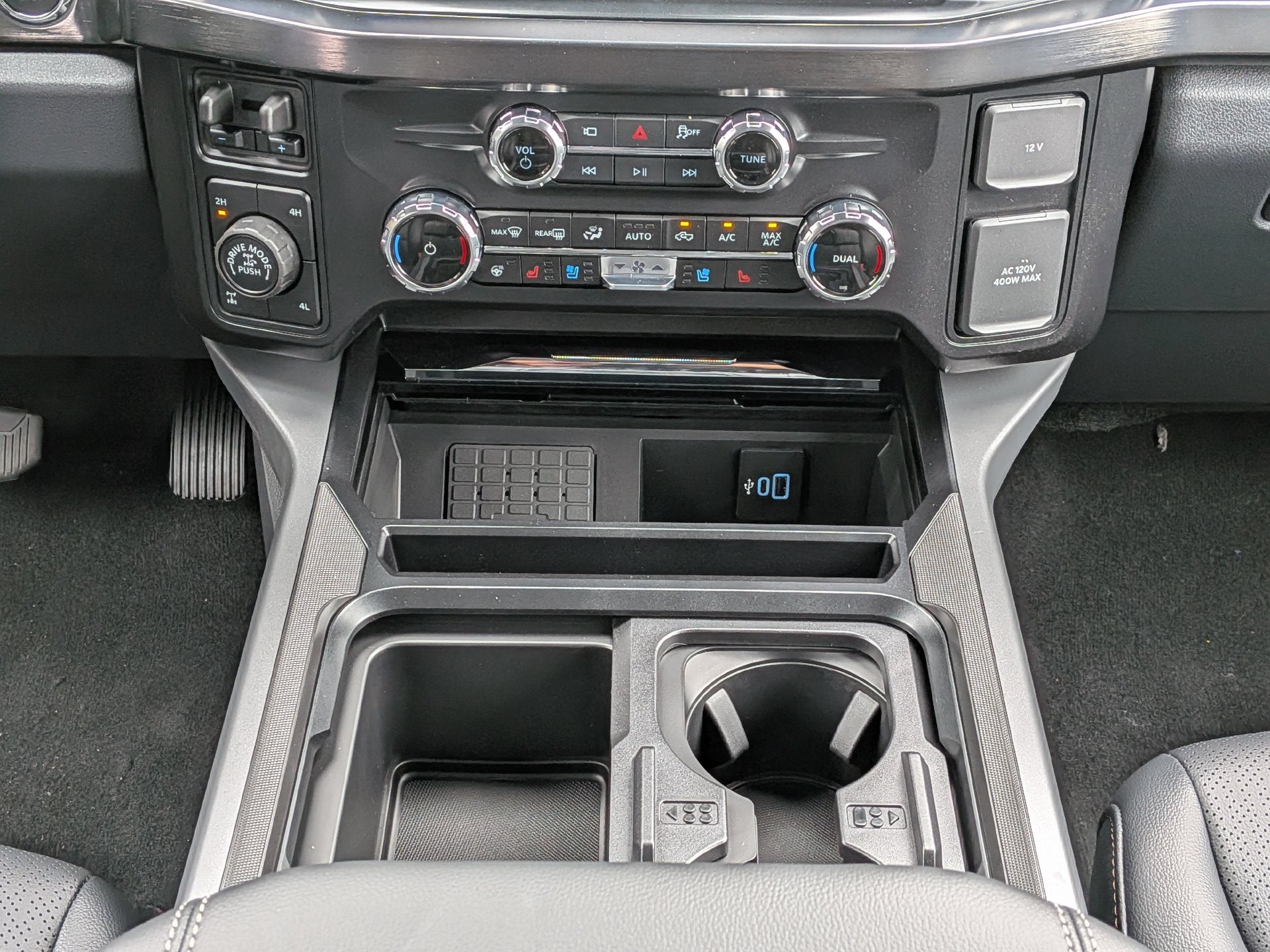 2027 Ford F-250 F-250® Lariat®