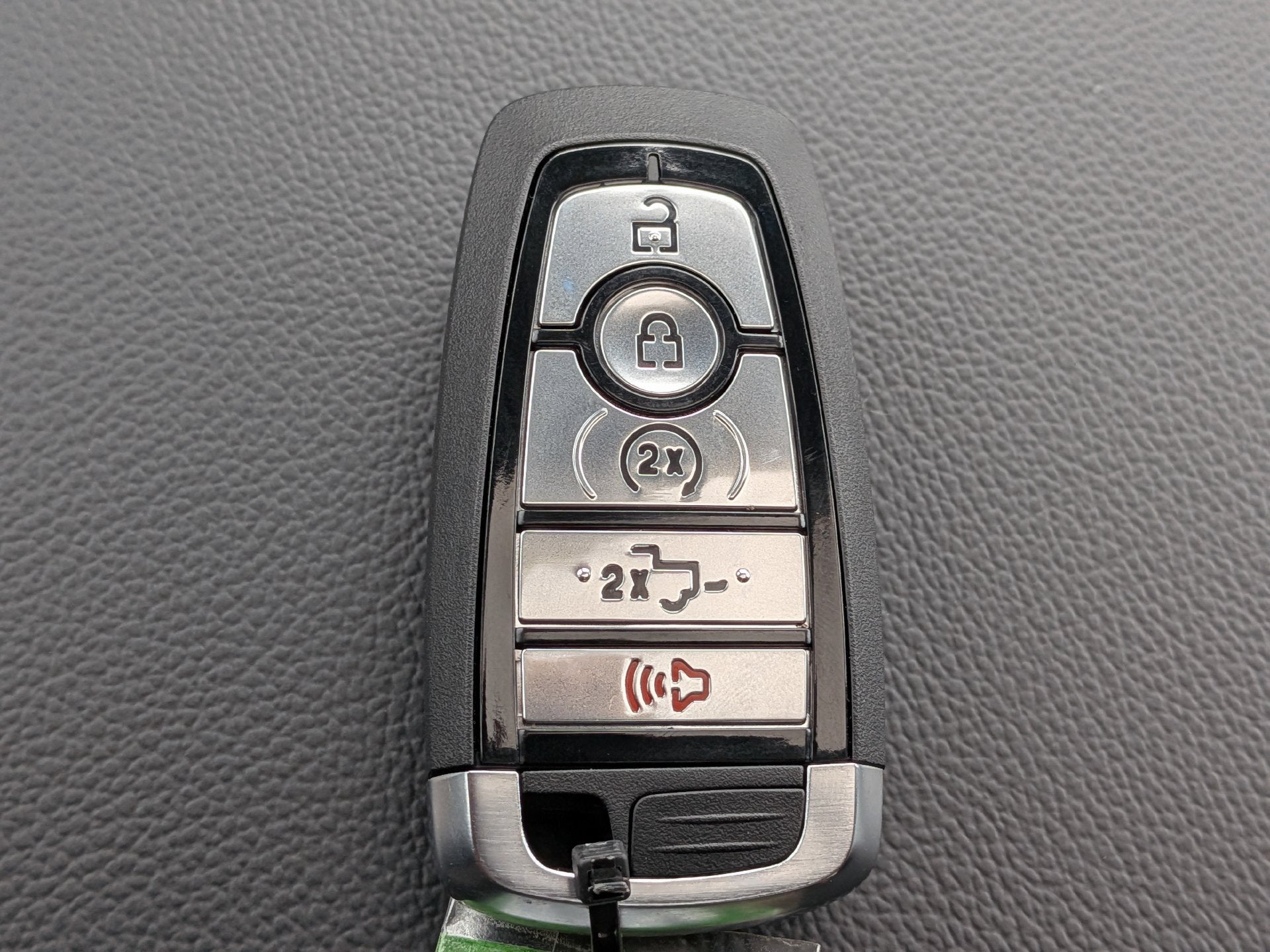 2027 Ford F-250 F-250® Lariat®