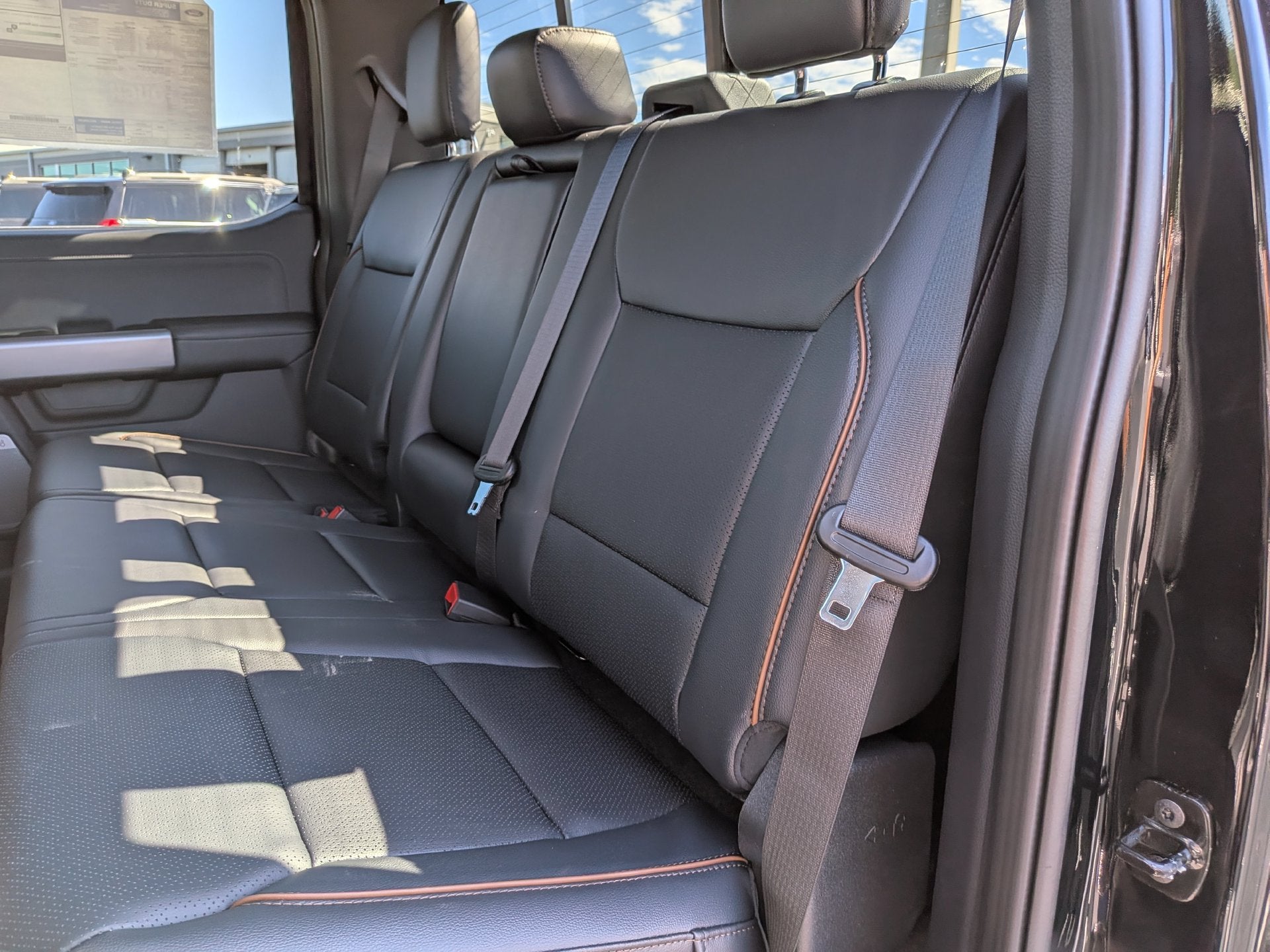 2027 Ford F-350SD F-350® Lariat®