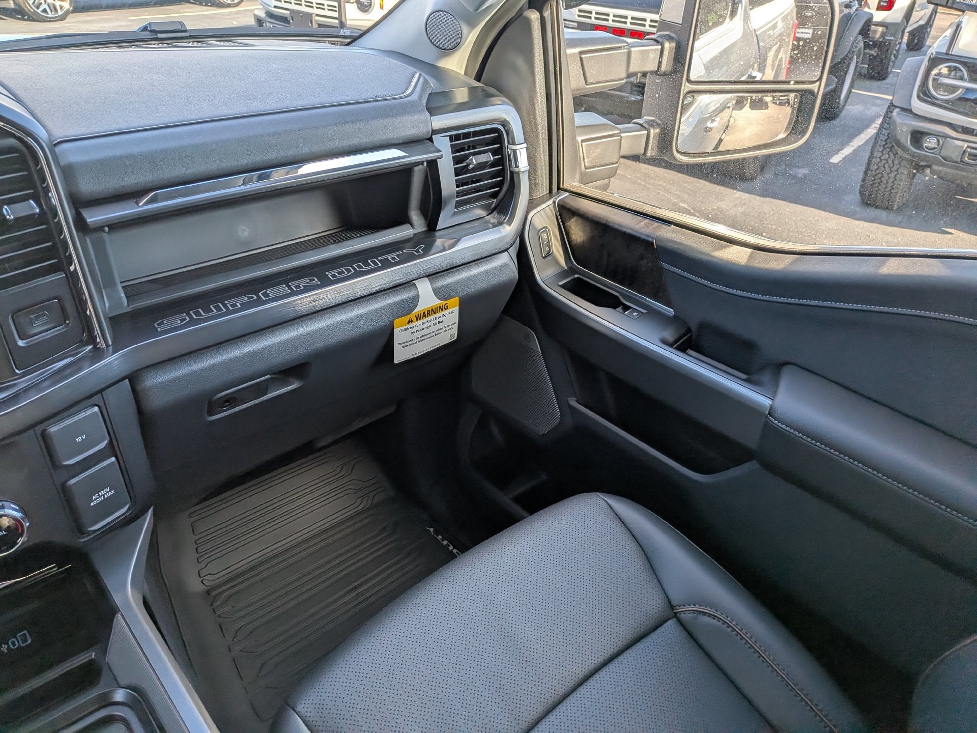 2027 Ford F-350SD F-350® Lariat®