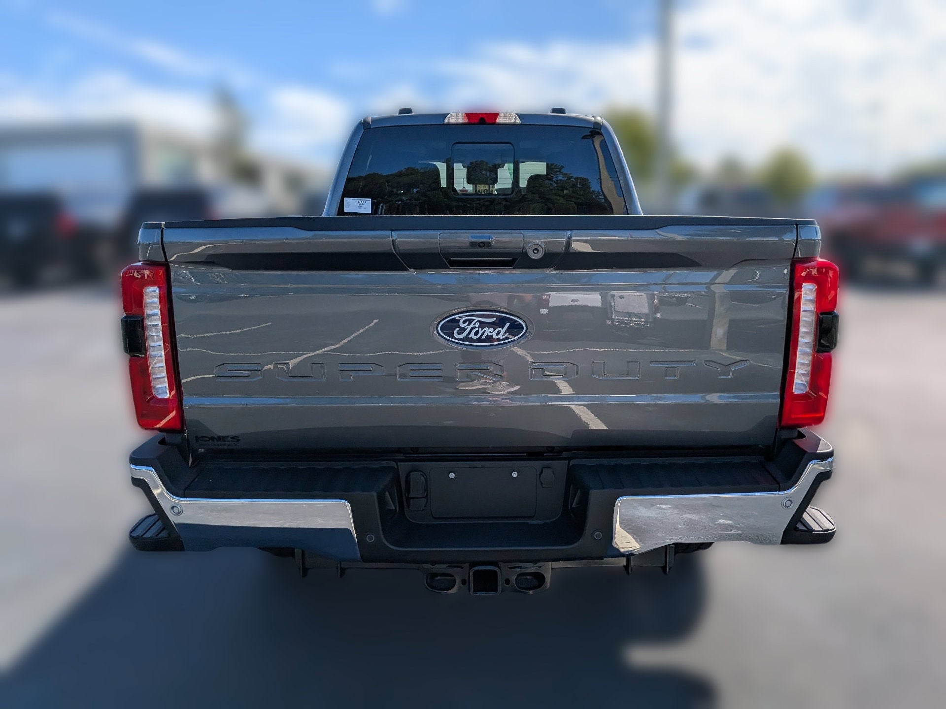 2027 Ford F-350SD F-350® Lariat®