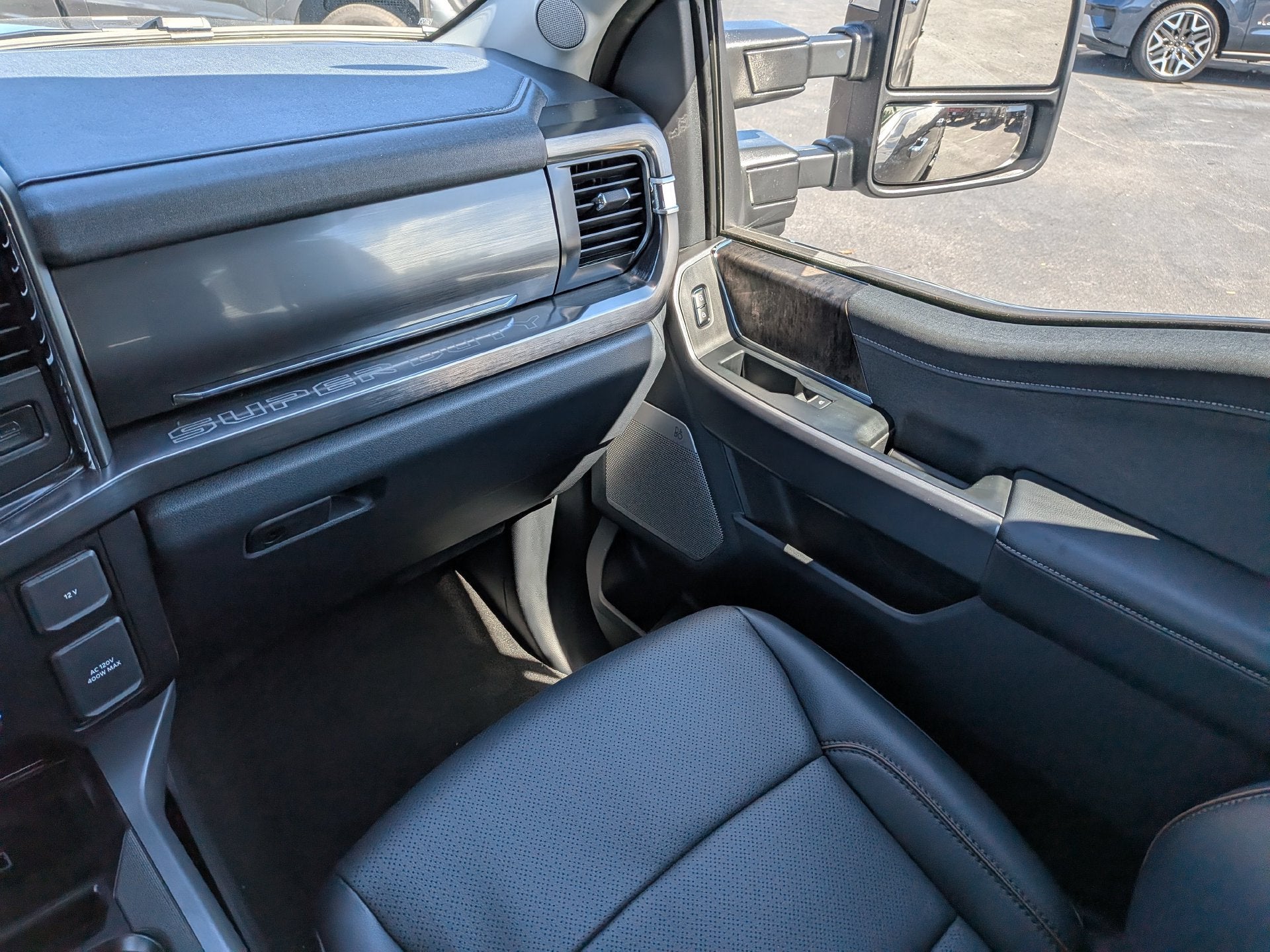 2027 Ford F-350SD F-350® Lariat®