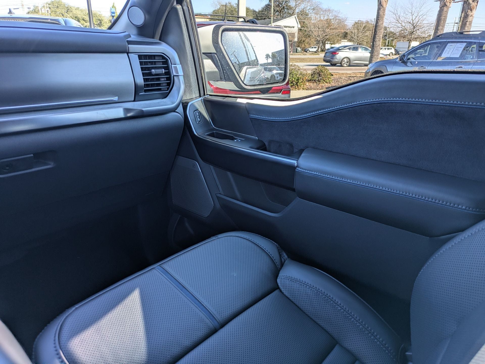 2025 Ford F-150 Platinum®