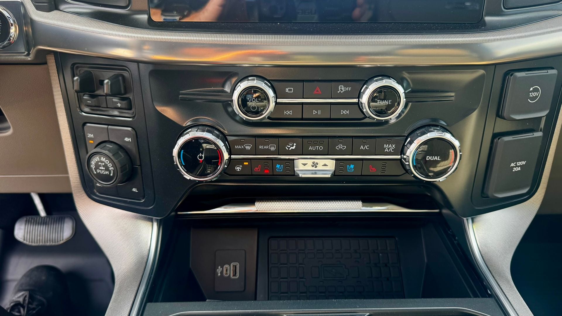 2026 Ford F-150 Platinum®