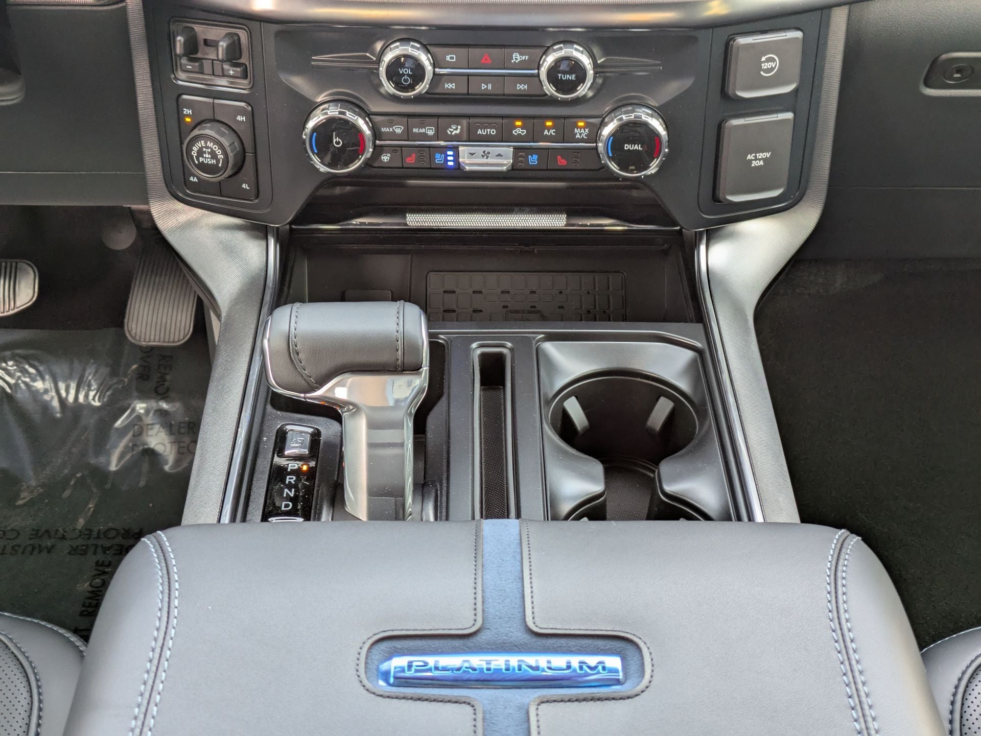 2025 Ford F-150 Platinum®