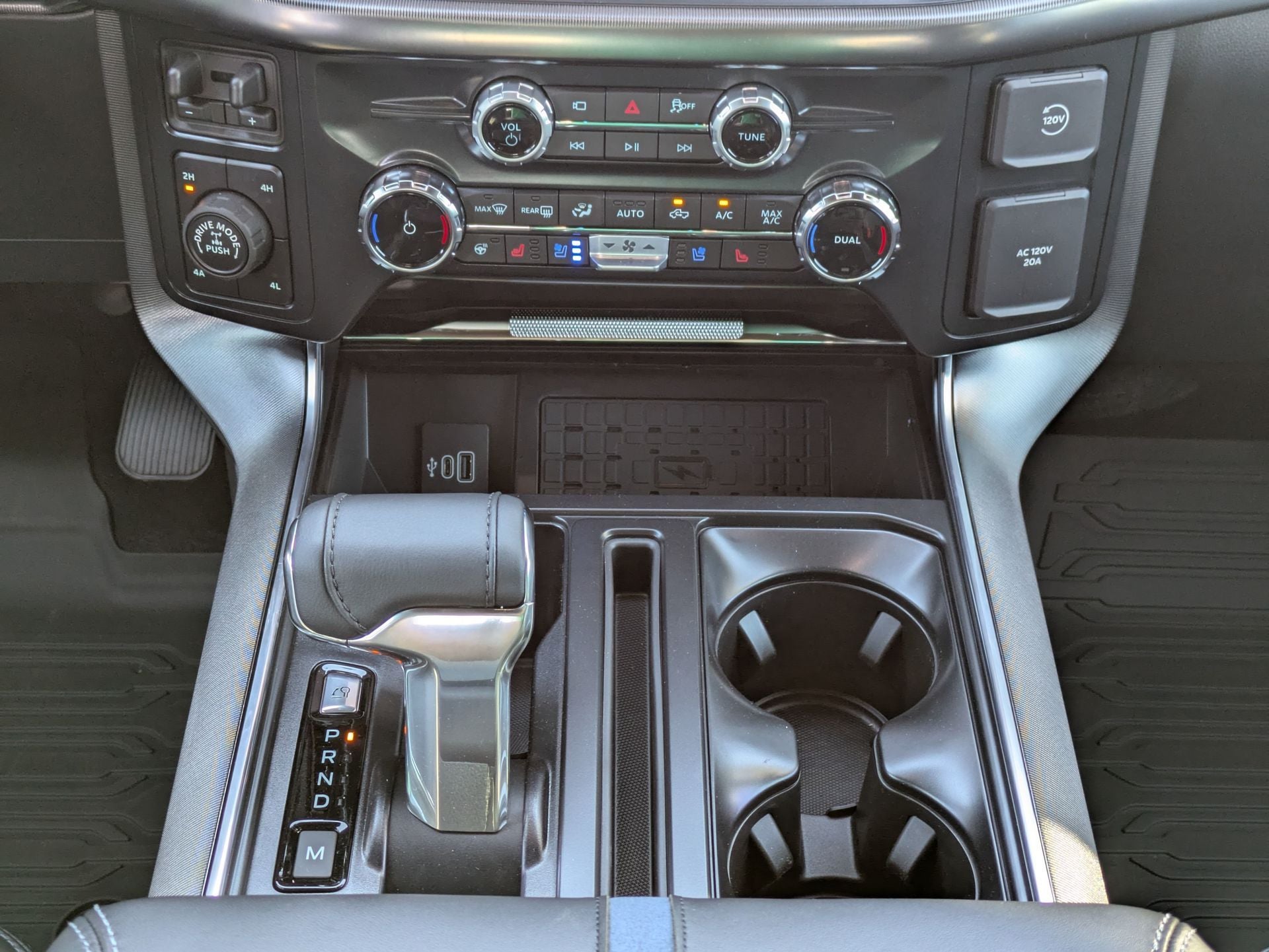 2025 Ford F-150 Platinum®