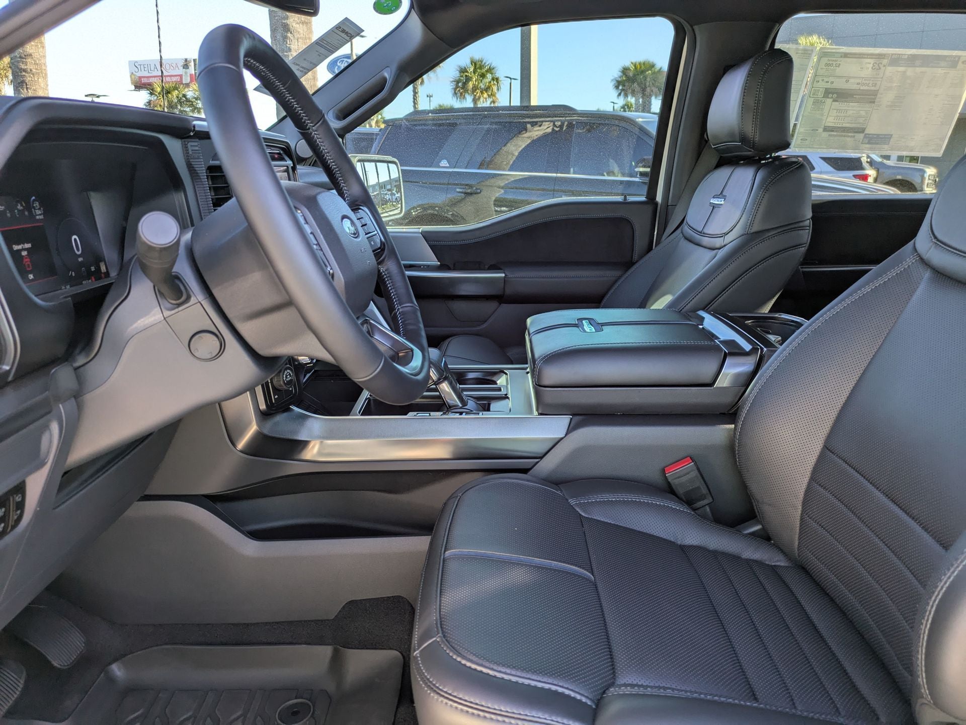 2025 Ford F-150 Platinum®