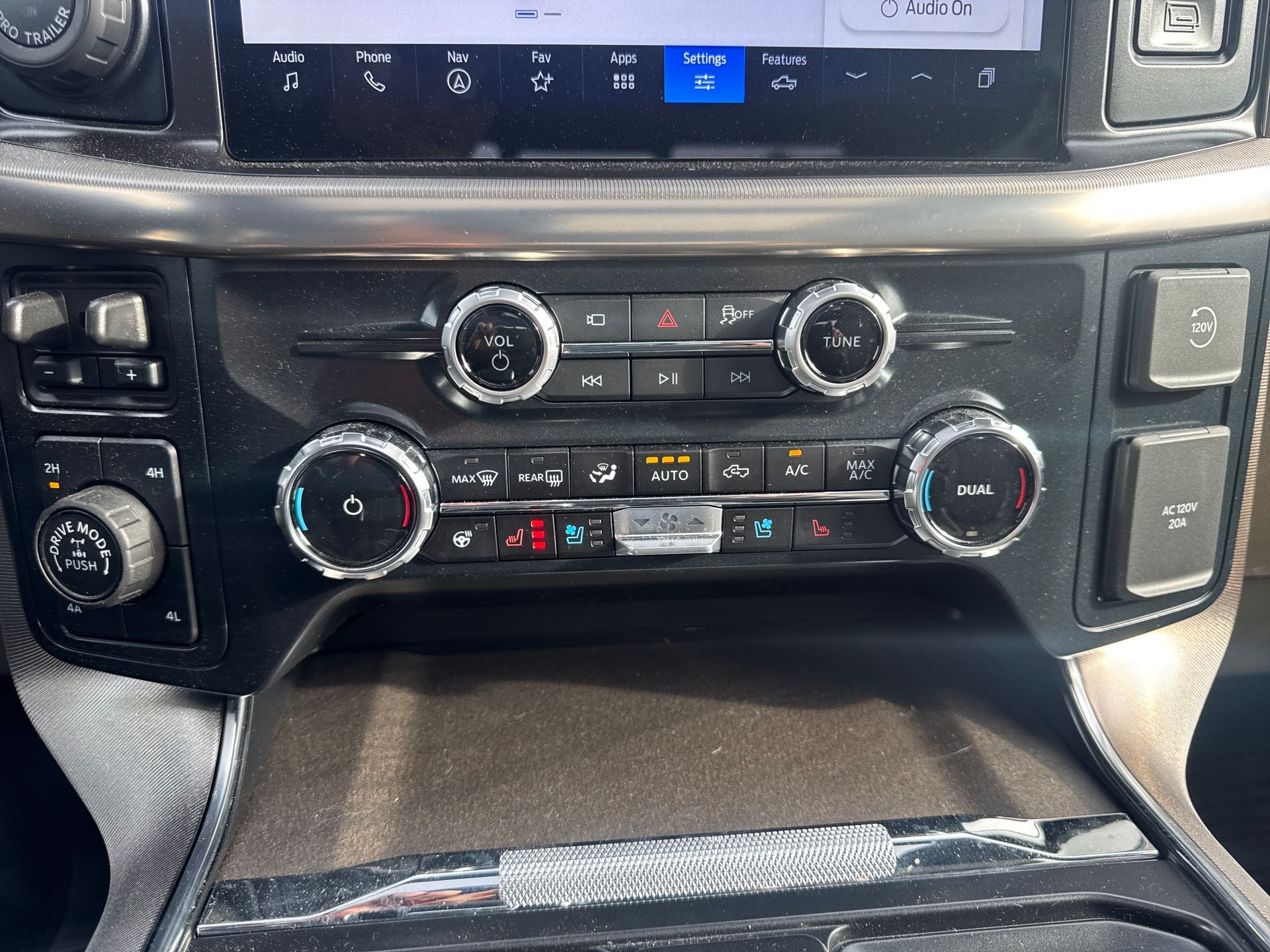 2025 Ford F-150 Platinum®