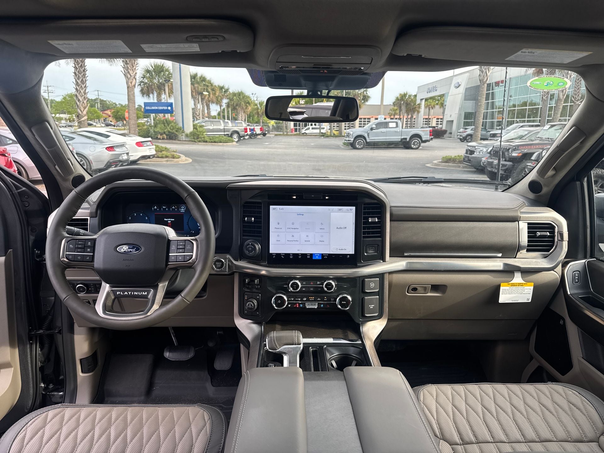 2025 Ford F-150 Platinum®