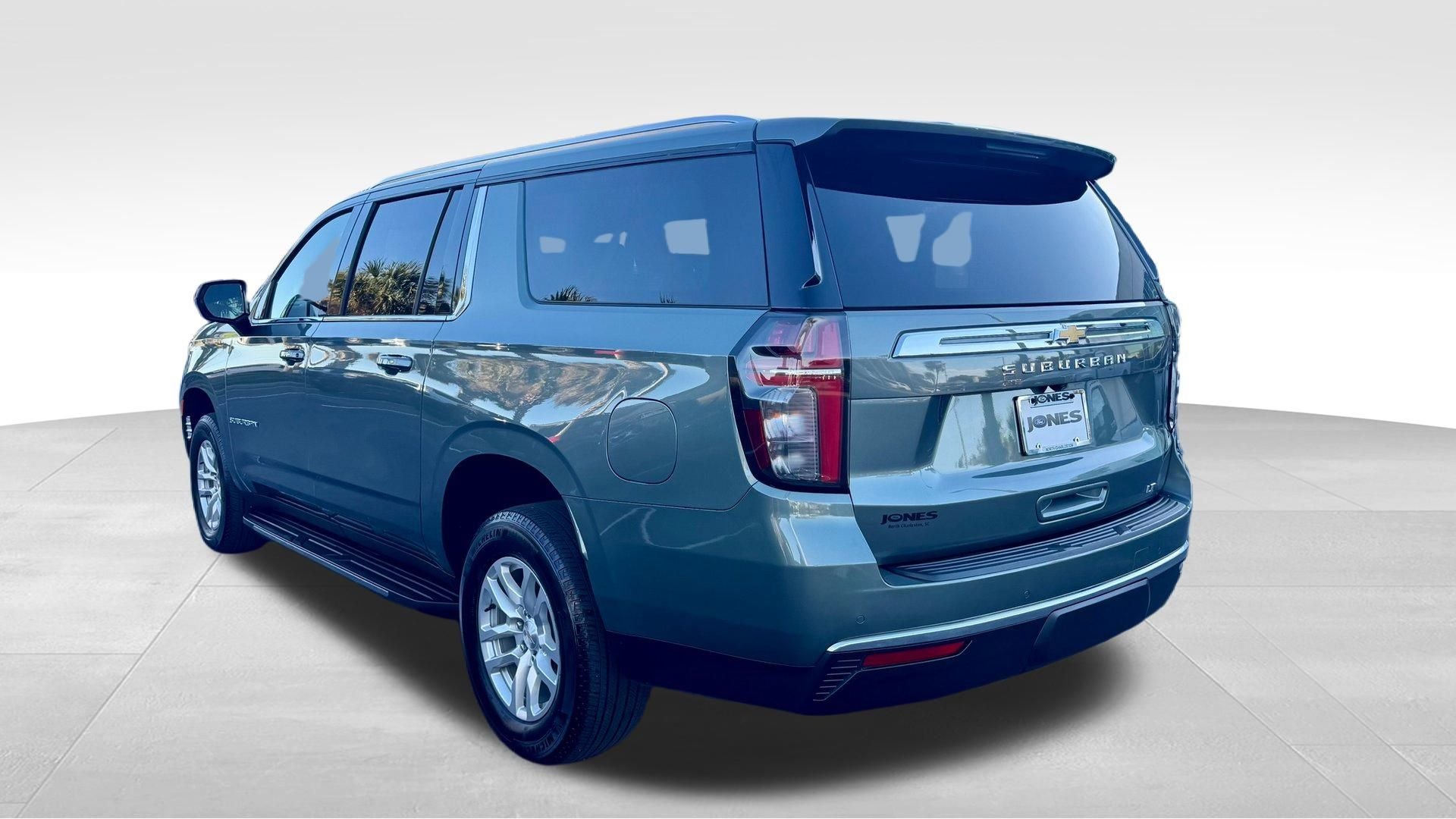 2024 Chevrolet Suburban LT