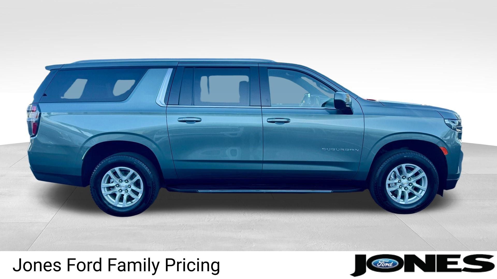 2024 Chevrolet Suburban LT