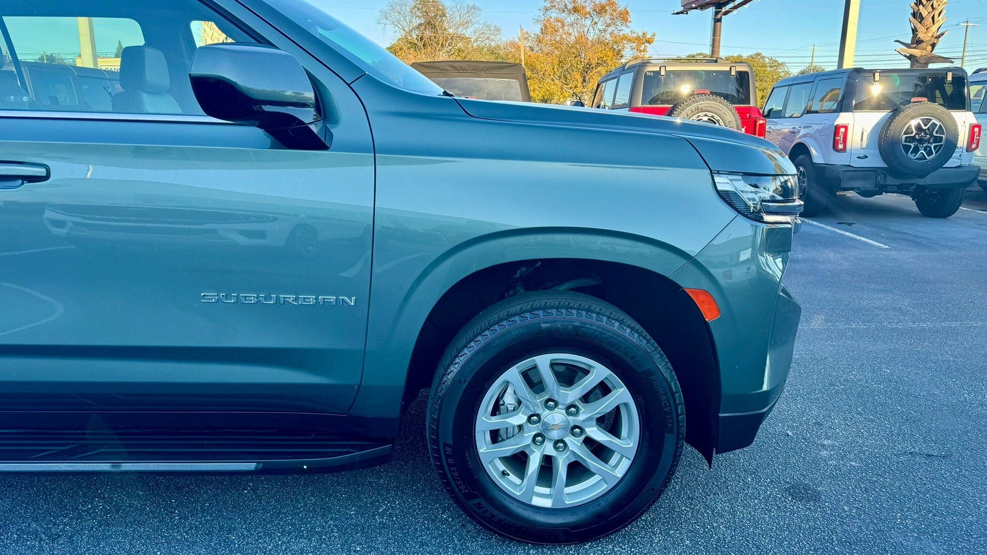 2024 Chevrolet Suburban LT